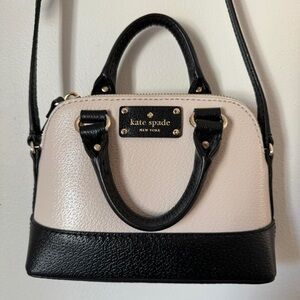 Kate Spade Leather Purse 👜😍 *LIKE NEW*